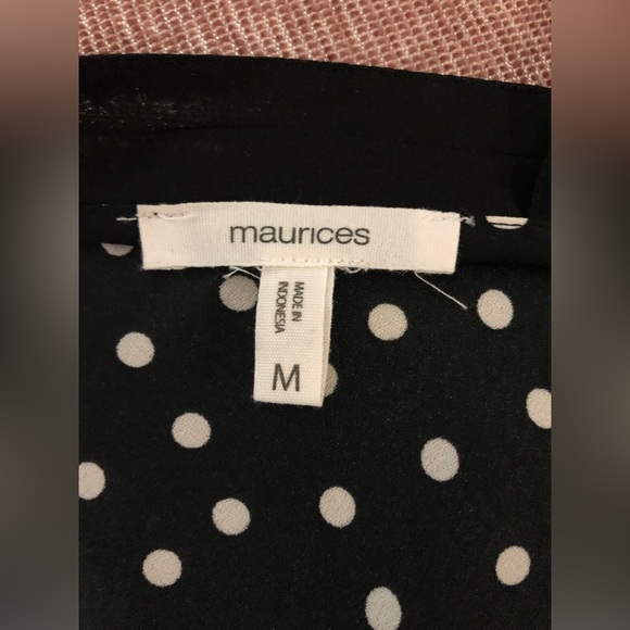 Women’s Sleeveless Blouse Size Medium - Picture 5 of 7